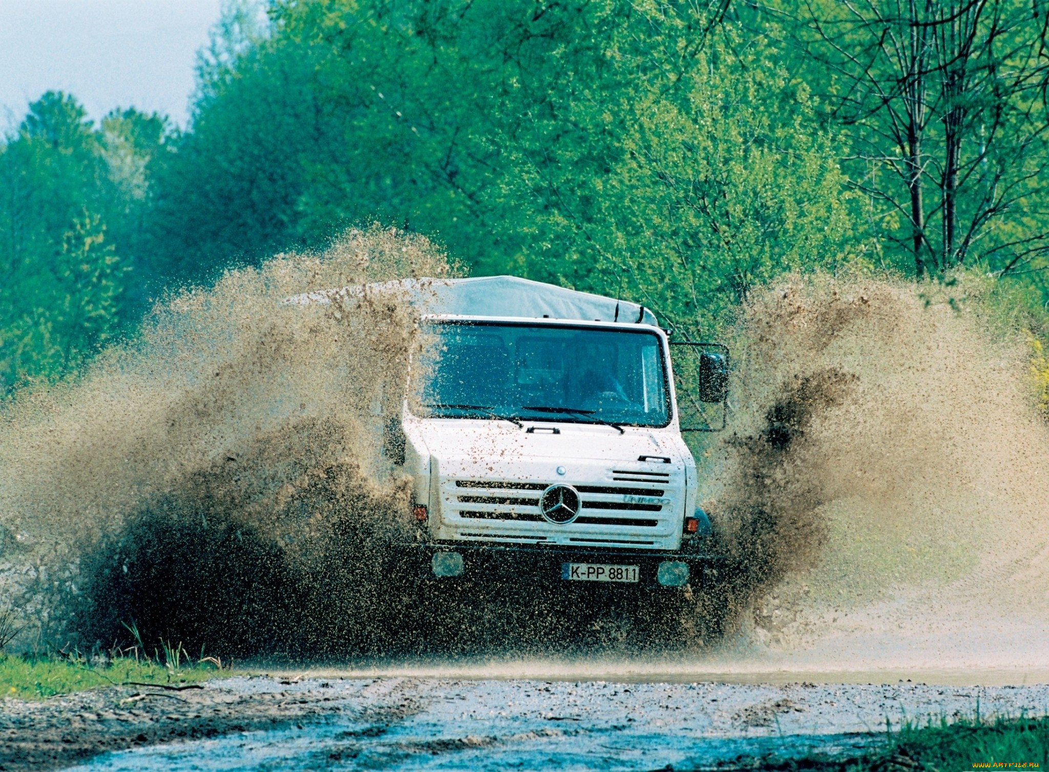 , mercedes, trucks